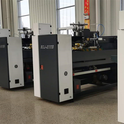 Półautomatyczna maszyna do szycia kartonów 2000 Model Double Servo Single Piece