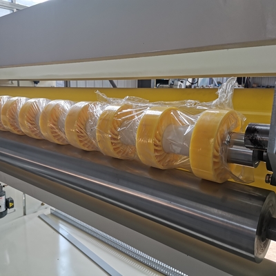 Linia produkcyjna wysokiej prędkości 2200 mm NC Cutter Walcowane kartony