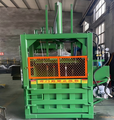 20T hydrauliczna prasa do makulatury Prasa do odpadów z butelek po wodzie mineralnej