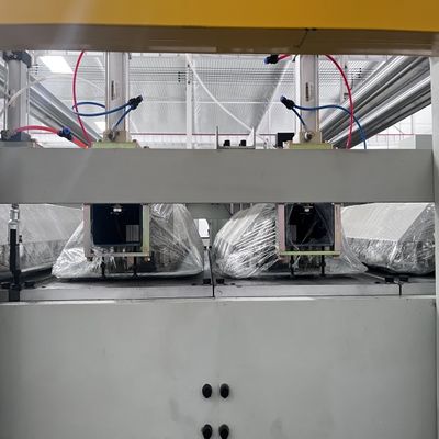 Linia produkcyjna kartonu falistego 5-warstwowego o podwójnej twarzy Prędkość ekonomiczna 120-180 m/min Płytka ciśnienia pneumatyczna 7 grup do pakowania