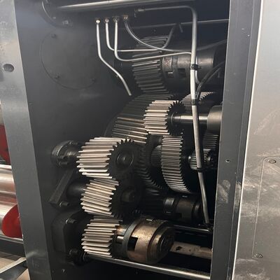 Maszyna do druku fleksograficznego na tekturze falistej z podwójnym sztancowaniem obrotowym