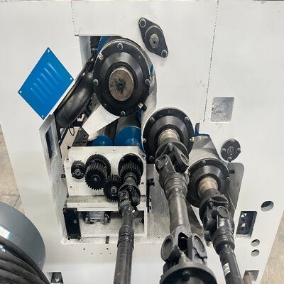 Maszyna do falcowania typu Single Facer SF D280S 1400 z konstrukcją ssącą kaptura, bez palców