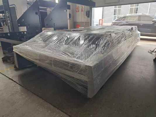 HL1600 Wysokiej Prędkości 100 sztuk/min Automatyczna Maszyna Laminująca Flutą o rozmiarze 1600x1250 mm i Automatycznym Karmieniu